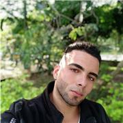 Guitarrista con 10 años de experiencia, enseño a cualquier persona interesada en la ciudad de medellín